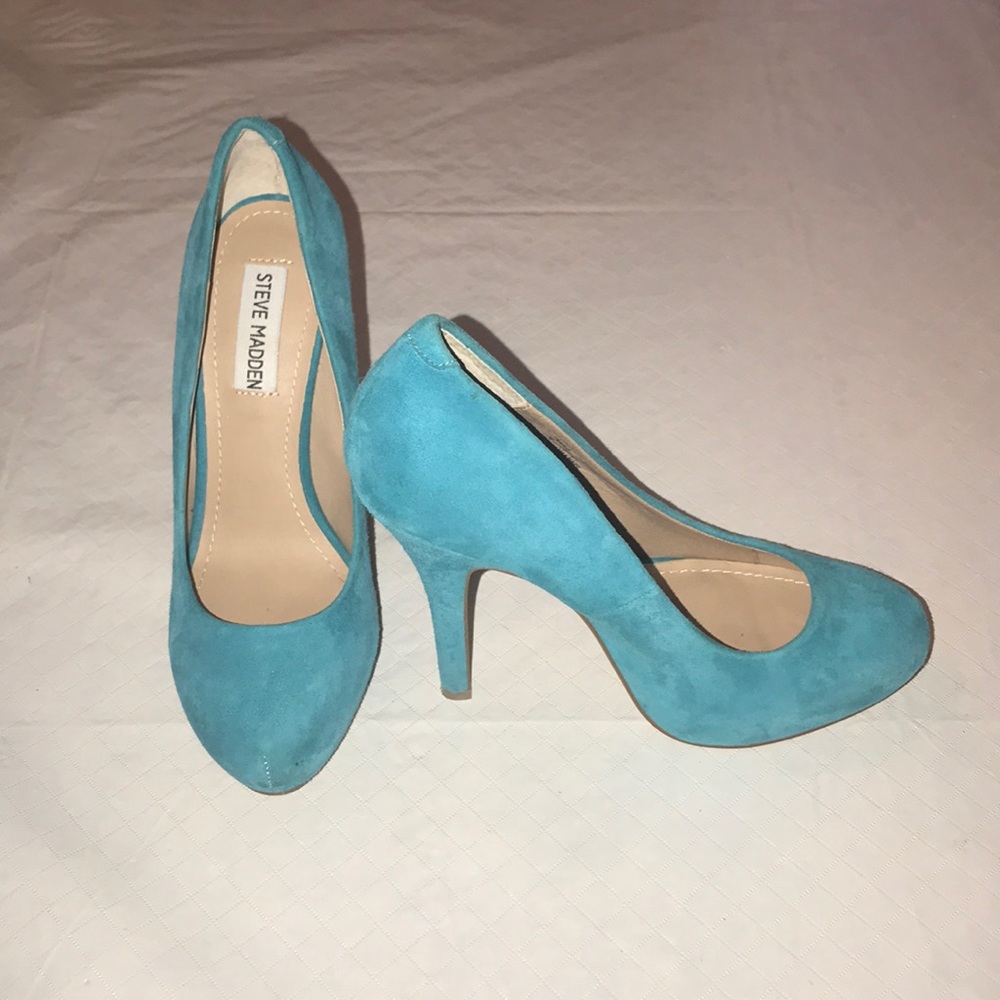 Turquoise pumps